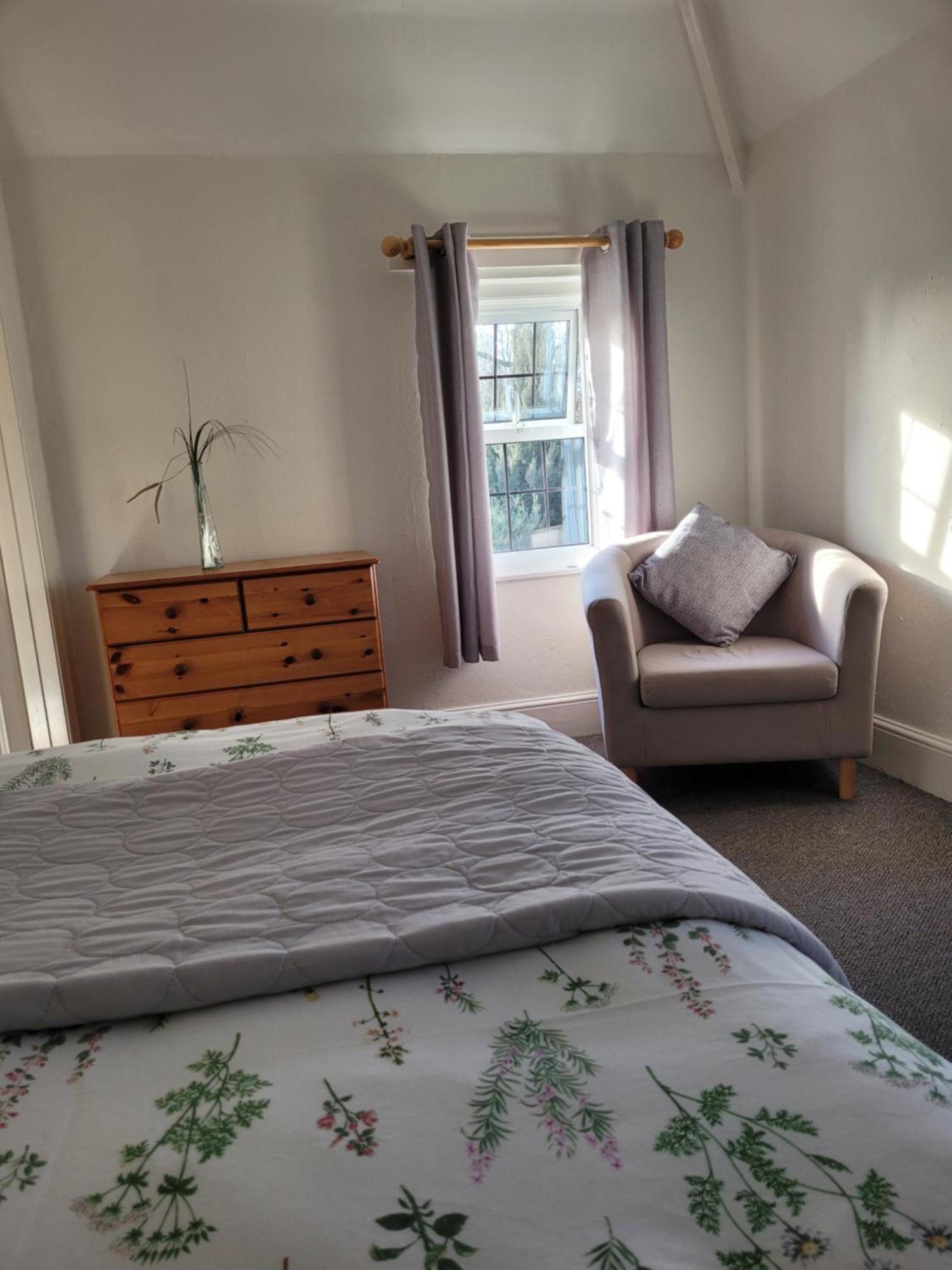 Furzey House * Minstead